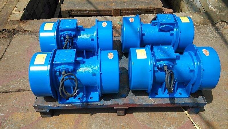 關(guān)于不同廠家振動電機(jī)同步協(xié)調(diào)問題？